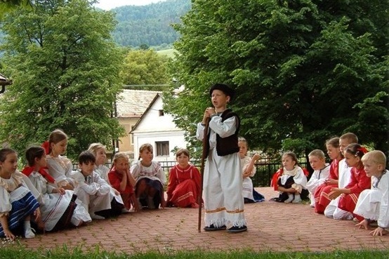 Detský folklórny súbor Zornička